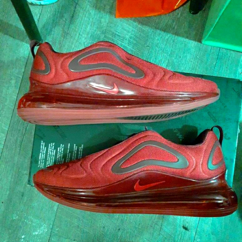 SOLD air max 720 - Picture 1 of 6